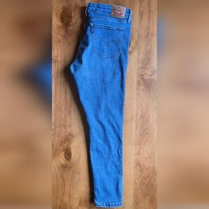 Levi’s 711 Skinny Jeans Women’s Size 30 Blue Distressed Stretch Denim